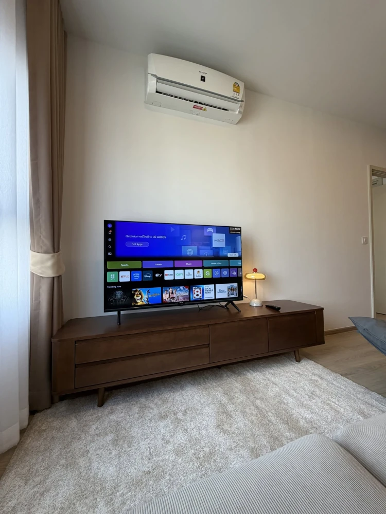 For rent: Life Rama 4 - Asoke. Beautifully furnished unit in a prime location with excellent facilities. Don't miss out!