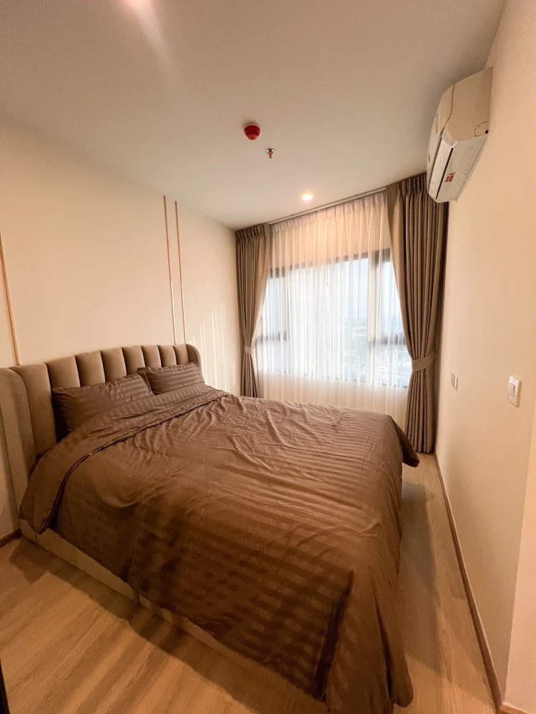 For rent: Life Rama 4 Asoke, ready to move in, fully furnished, high floor, complete amenities. Book now!