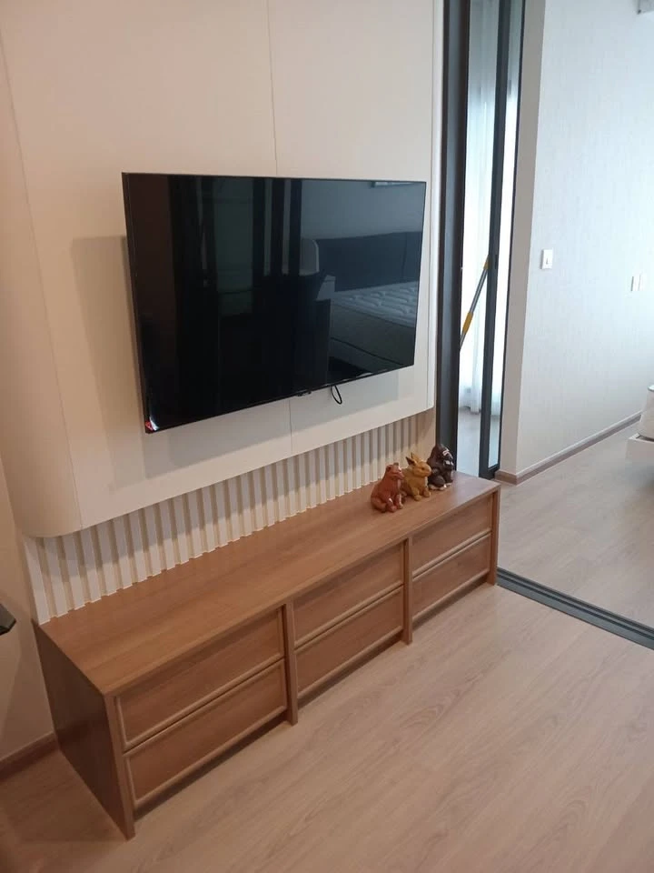 For rent: Life Rama4 - Asoke, ready to move in, fully furnished, electrical appliances, reasonable price, must book now before it's too late.