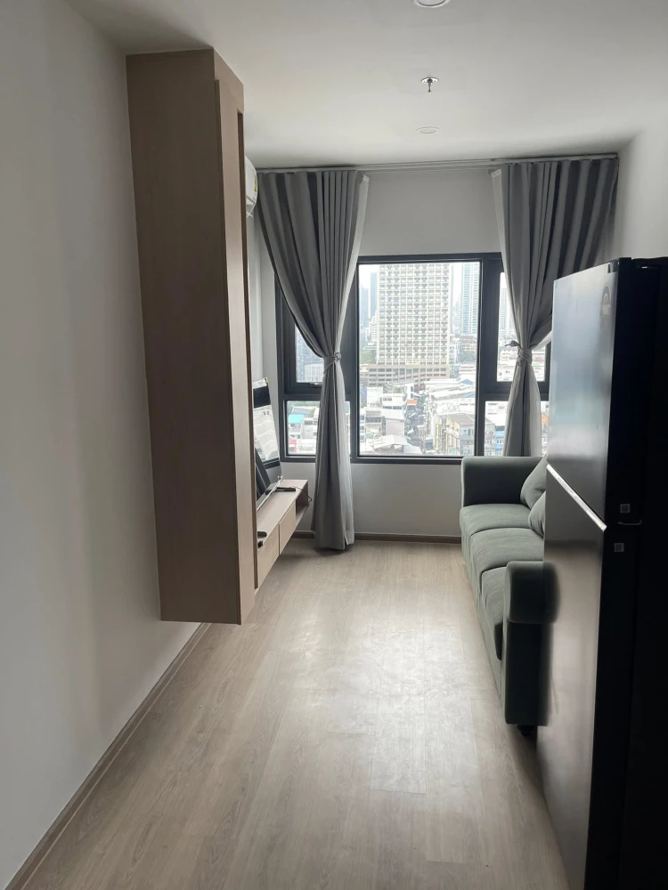 For rent: Life rama4-asoke, 12th floor room, high view, spacious room, comfortable living, complete facilities, all here in one place. Book now, don't