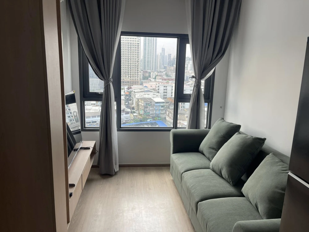 For rent: Life rama4-asoke, 12th floor room, high view, spacious room, comfortable living, complete facilities, all here in one place. Book now, don't