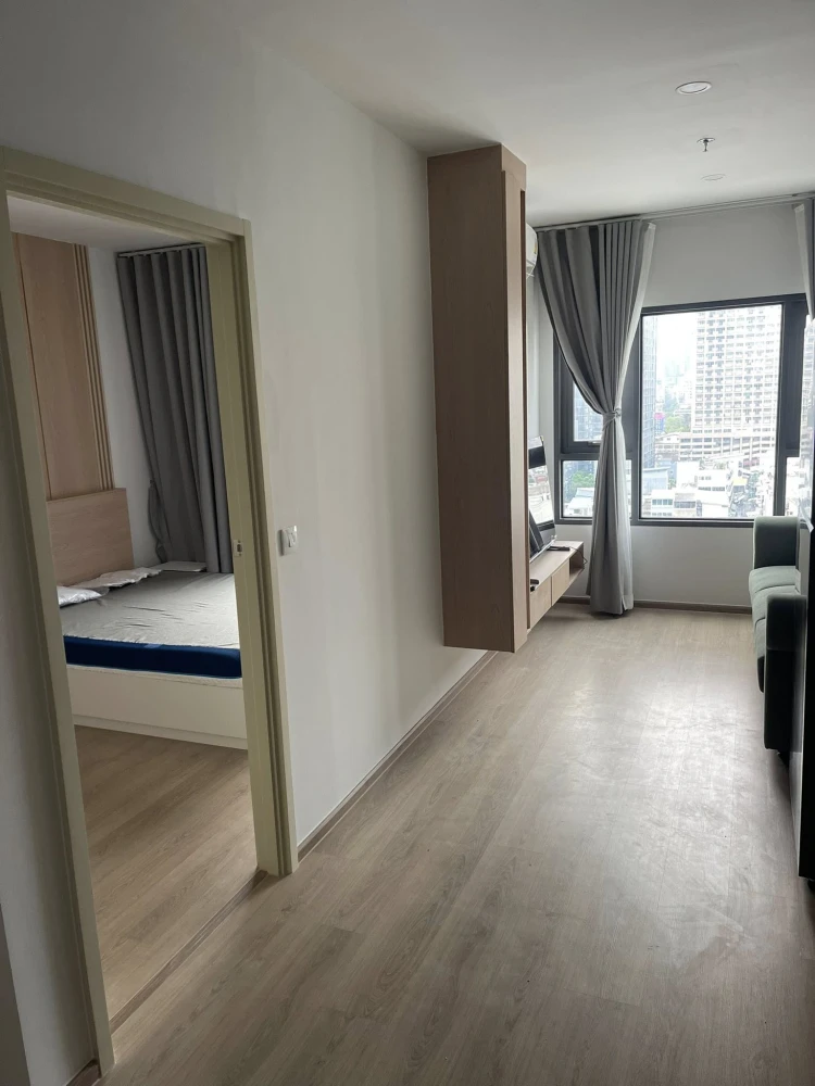 For rent: Life rama4-asoke, 12th floor room, high view, spacious room, comfortable living, complete facilities, all here in one place. Book now, don't
