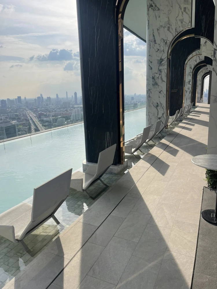 For rent: Life rama4-asoke, 12th floor room, high view, spacious room, comfortable living, complete facilities, all here in one place. Book now, don't