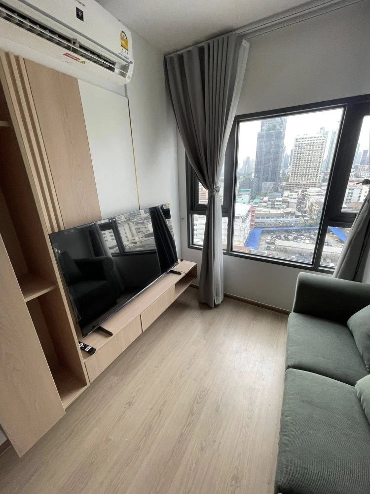 For rent: Life rama4-asoke, 12th floor room, high view, spacious room, comfortable living, complete facilities, all here in one place. Book now, don't