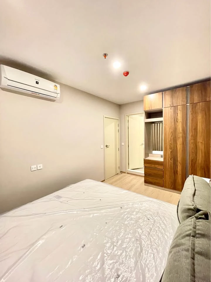 For rent: Life Rama 4-Asoke, ready to move in, fully equipped, great price, come check it out, don't miss out!