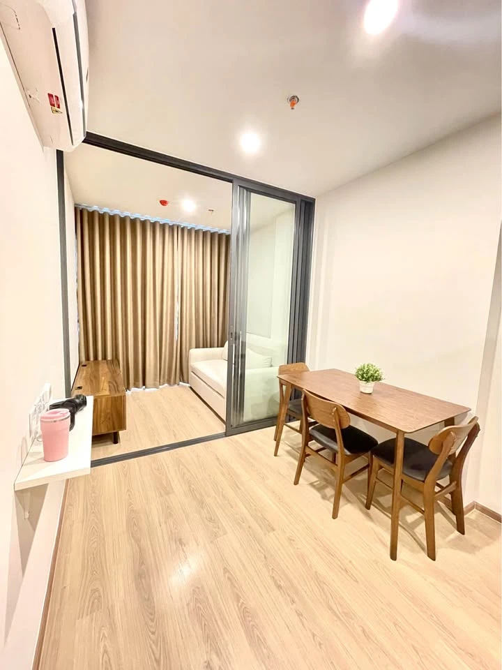 For rent: Life Rama 4-Asoke, ready to move in, fully equipped, great price, come check it out, don't miss out!