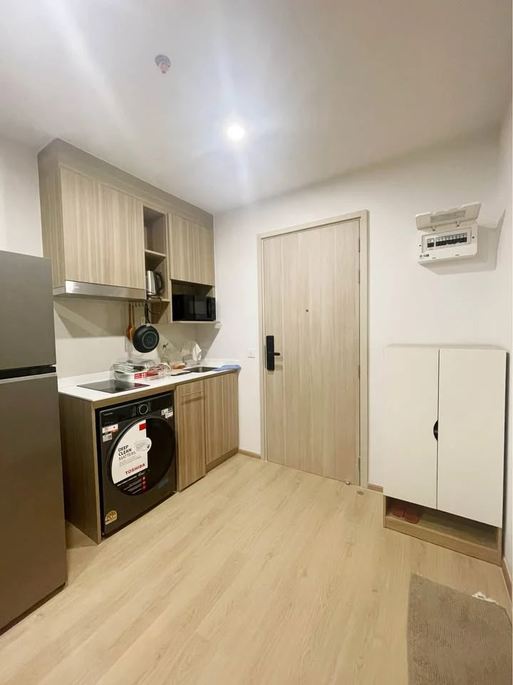For rent: Life Rama 4-Asoke, ready to move in, fully equipped, great price, come check it out, don't miss out!