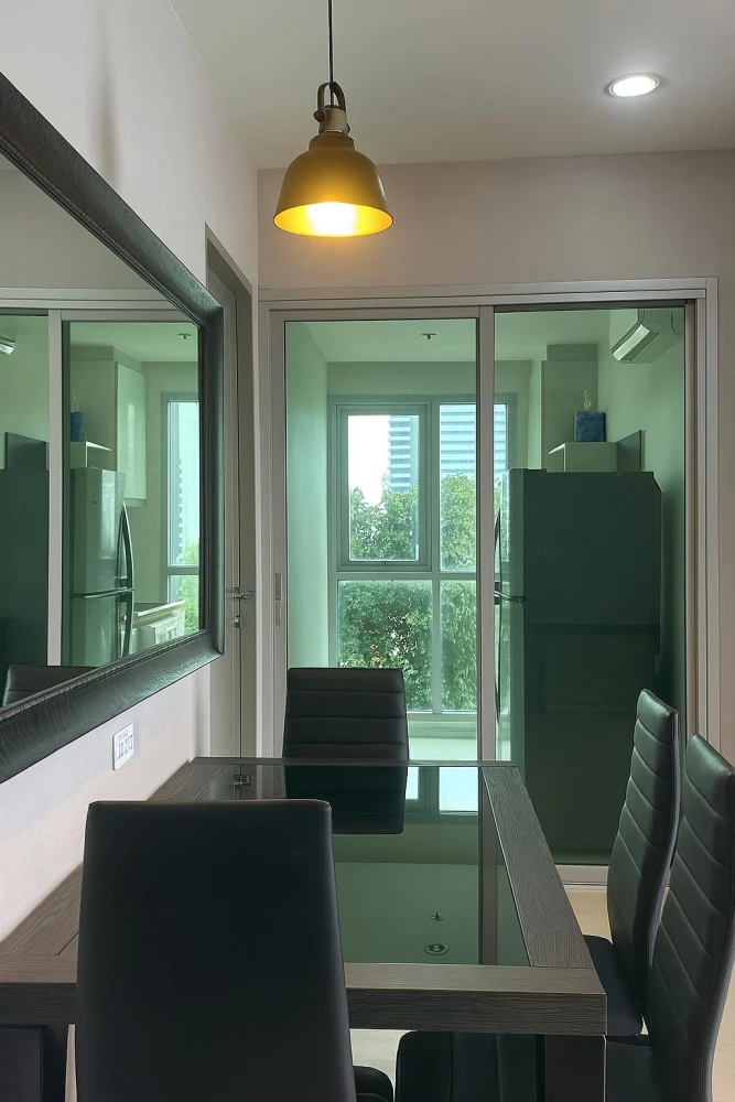 For rent: Life Ratchadapisek, 11th floor, corner room, fresh air, open city view, modern style, clean, comfortable, hurry up and grab it!