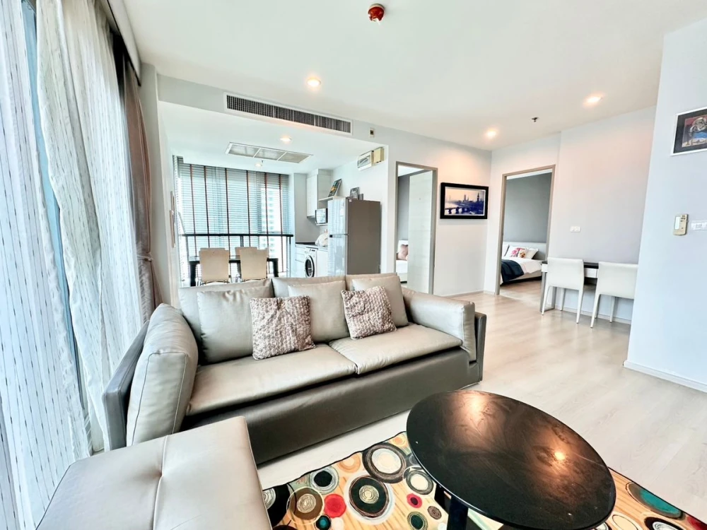 For rent: Life Ratchadapisek, 21st floor, corner room, city view, fully furnished, ready to move in, reserve now, hurry!