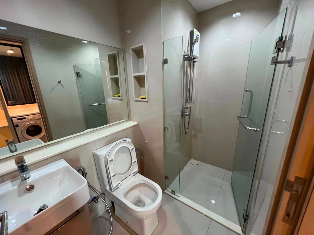 For rent: Life Sathorn - Sierra, 10th floor. Fully furnished with high-quality appliances. Don't miss this opportunity!