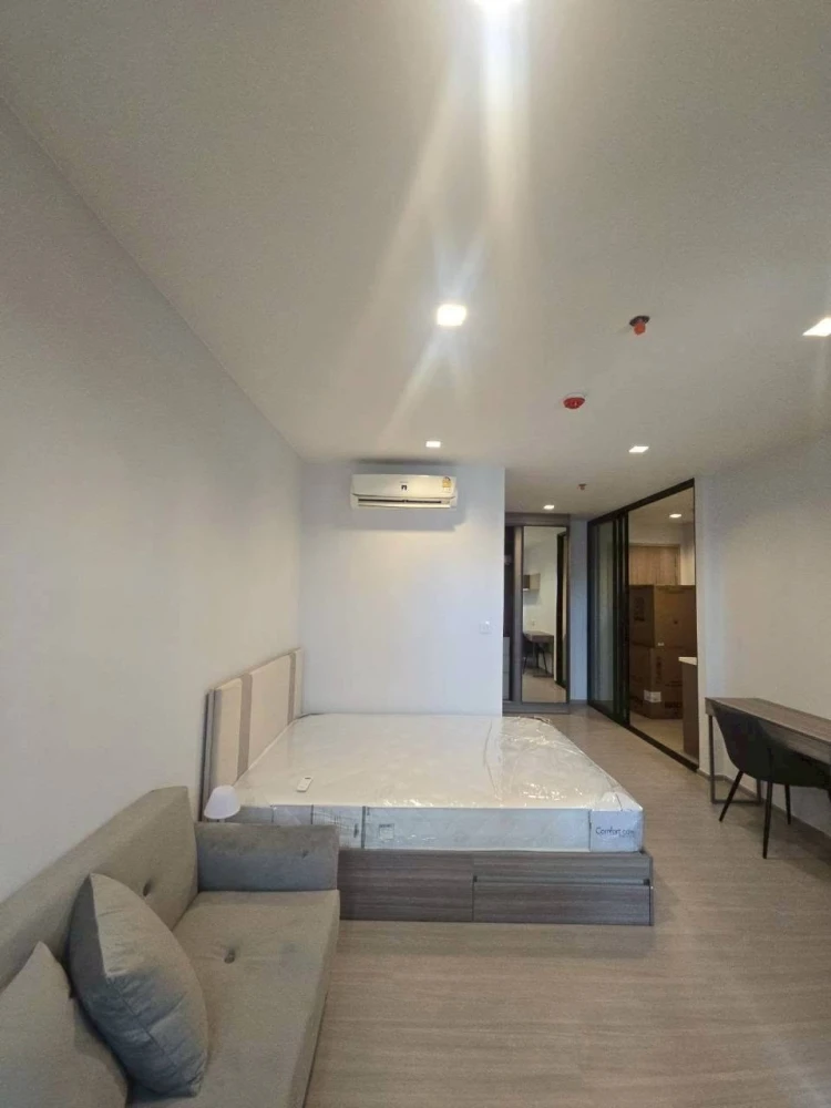 ให้เช่า Life Sathorn - Sierra ชั้น 29 (วิวสูง) ระเบียง ลมดี อากาศถ่ายเท ติดวอลเปเปอร์ให้ทั้งห้องทุกด้าน ห้ามพลาด