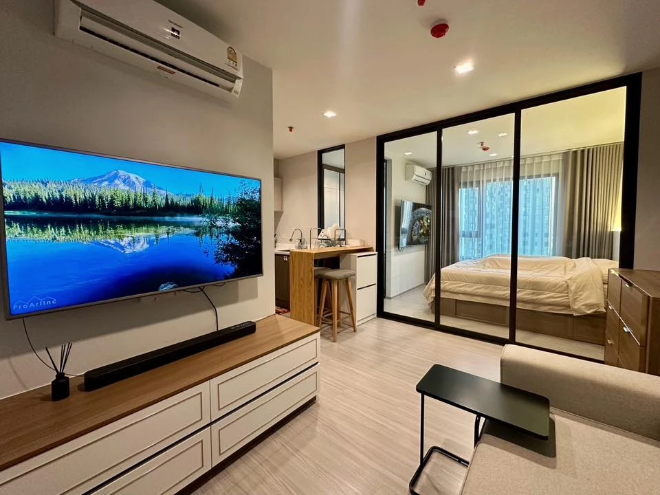 ให้เช่า Life Sathorn-Sierra 1 ห้องนอน 1 ห้องน้ำ ตกแต่งสไตล์มินิมอลสุดปัง เฟอร์บิ้วอินอย่างดี ห้ามพลาด