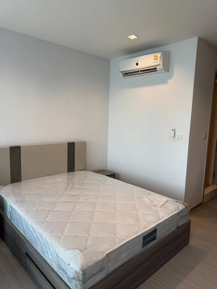 For rent: Life Sathorn-Sierra, 30th floor. A lovely, fully furnished unit. Book now!