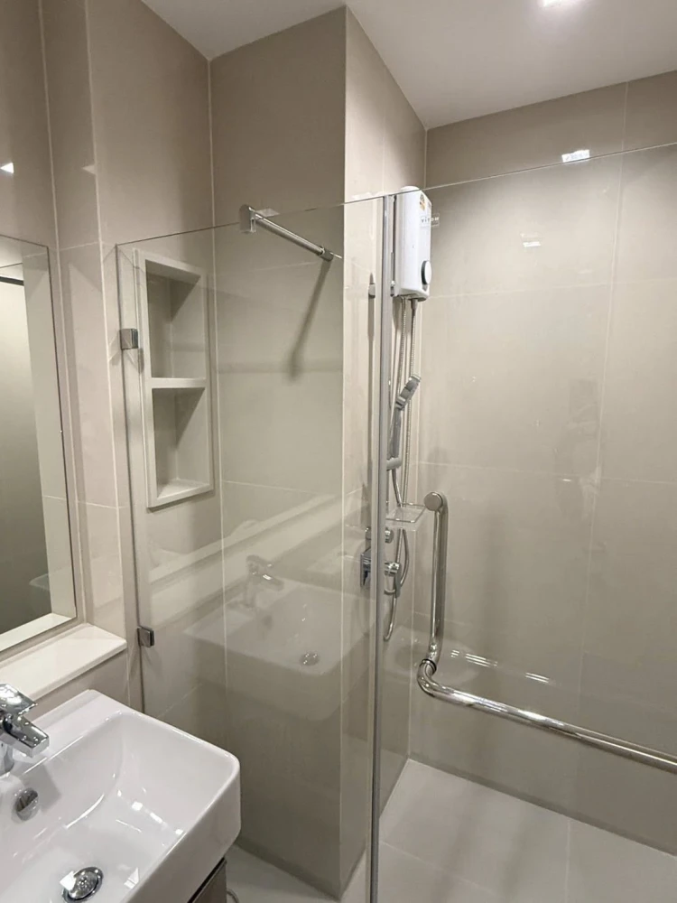 For rent: Life Sathorn-Sierra, 30th floor. A lovely, fully furnished unit. Book now!
