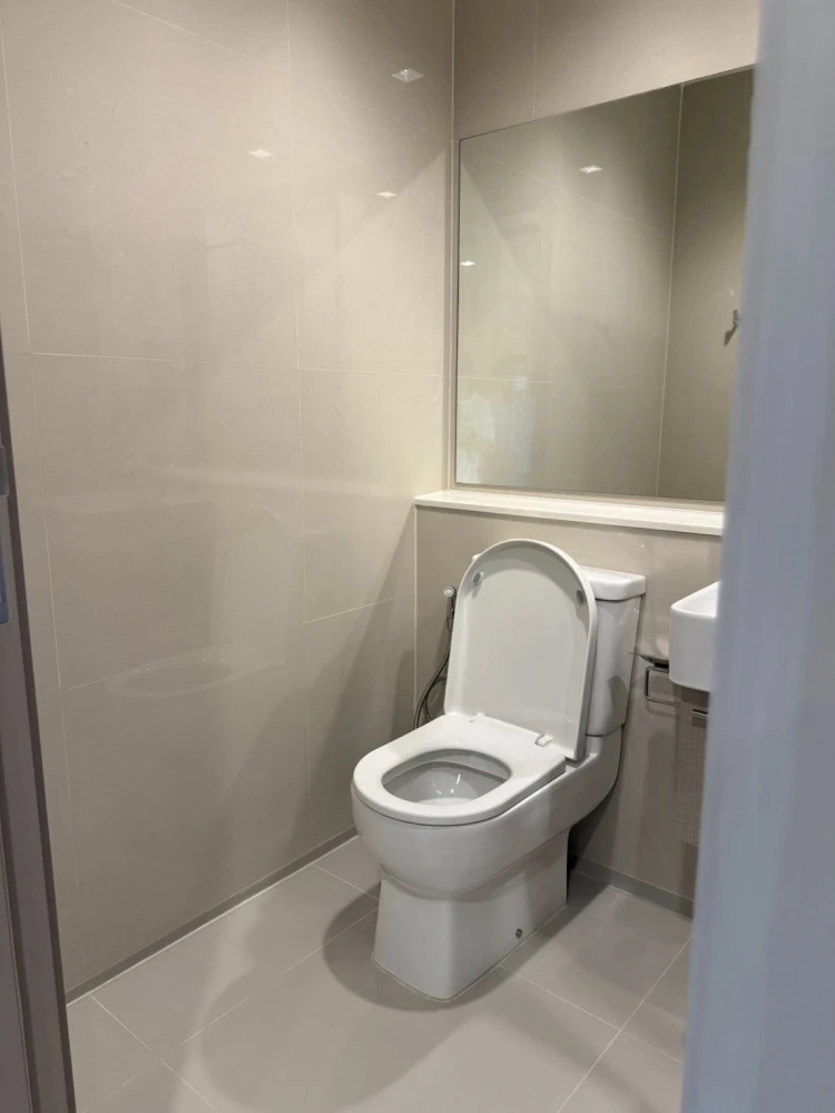 For rent: Life Sathorn-Sierra, 30th floor. A lovely, fully furnished unit. Book now!