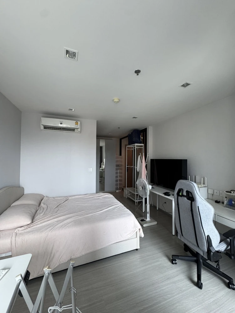 ให้เช่า Life Sathorn-Sierra ห้องชั้น 7 มาพร้อมเฟอร์นิเจอร์และเครื่องใช้ไฟฟ้าครบครัน รีบจองเลยจ้า images
