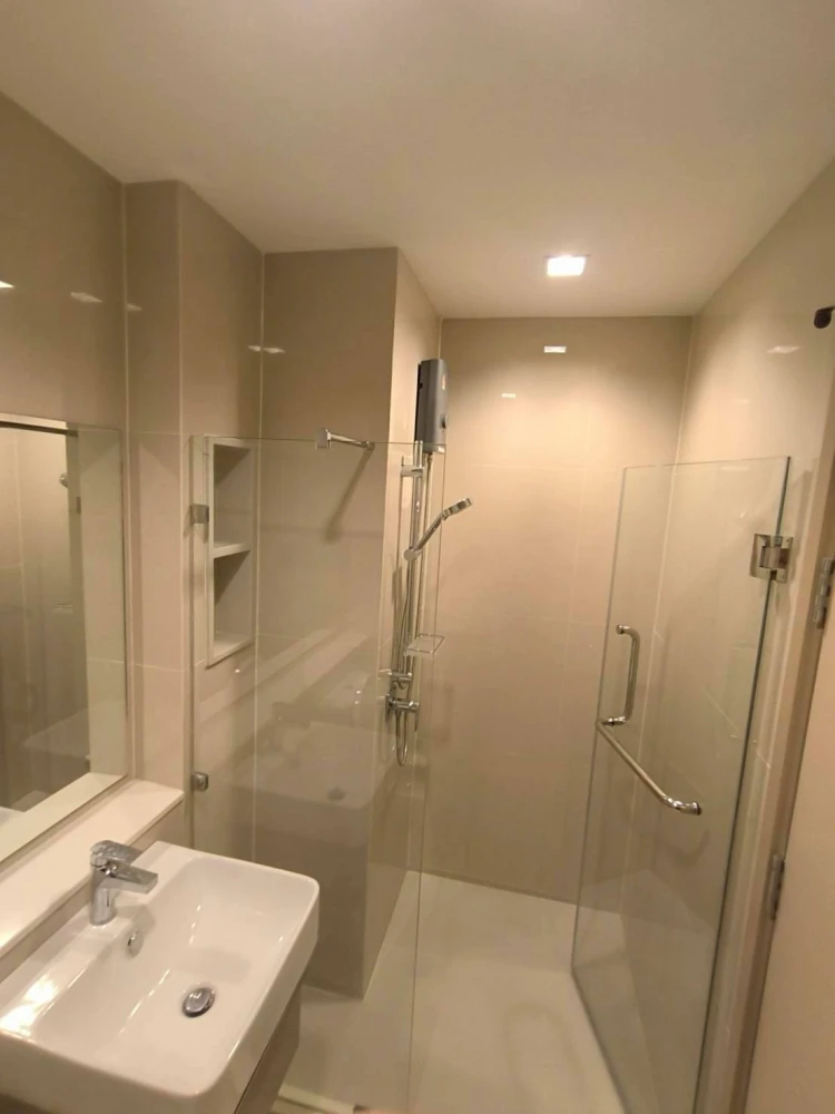 ให้เช่า Life Sathorn-Sierra ห้องชั้นสูง เฟอร์ + เครื่องใช้ไฟฟ้าพร้อม จองเลย