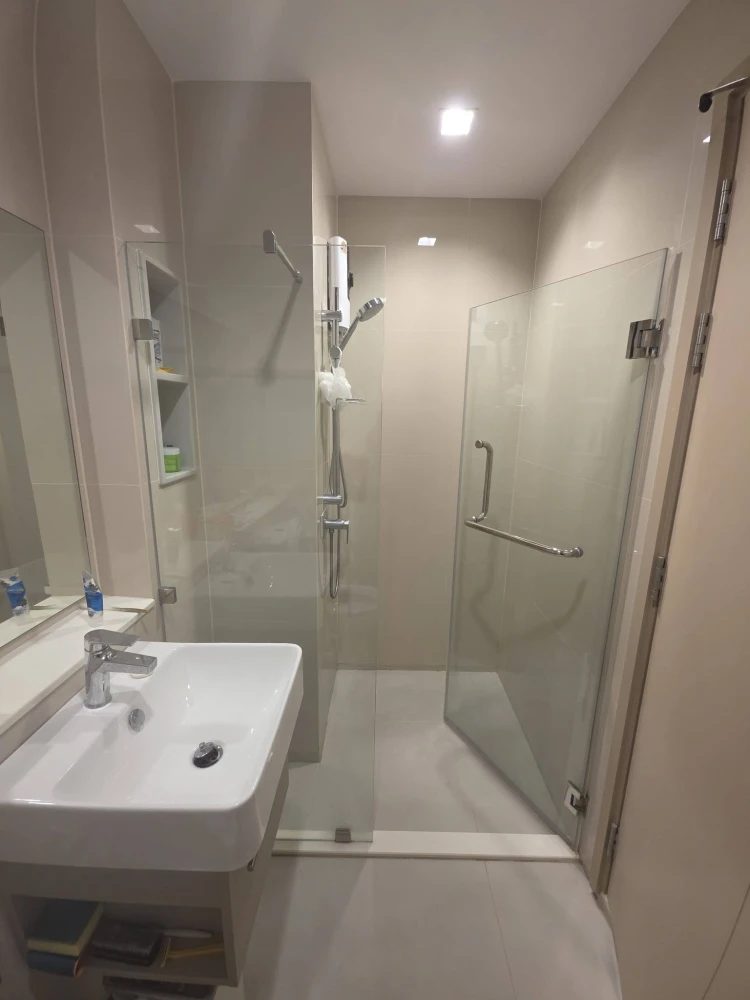 For rent: Life Sathorn-Sierra. A lovely room in a great location with convenient transportation. Fully furnished; just bring your suitcase and move in