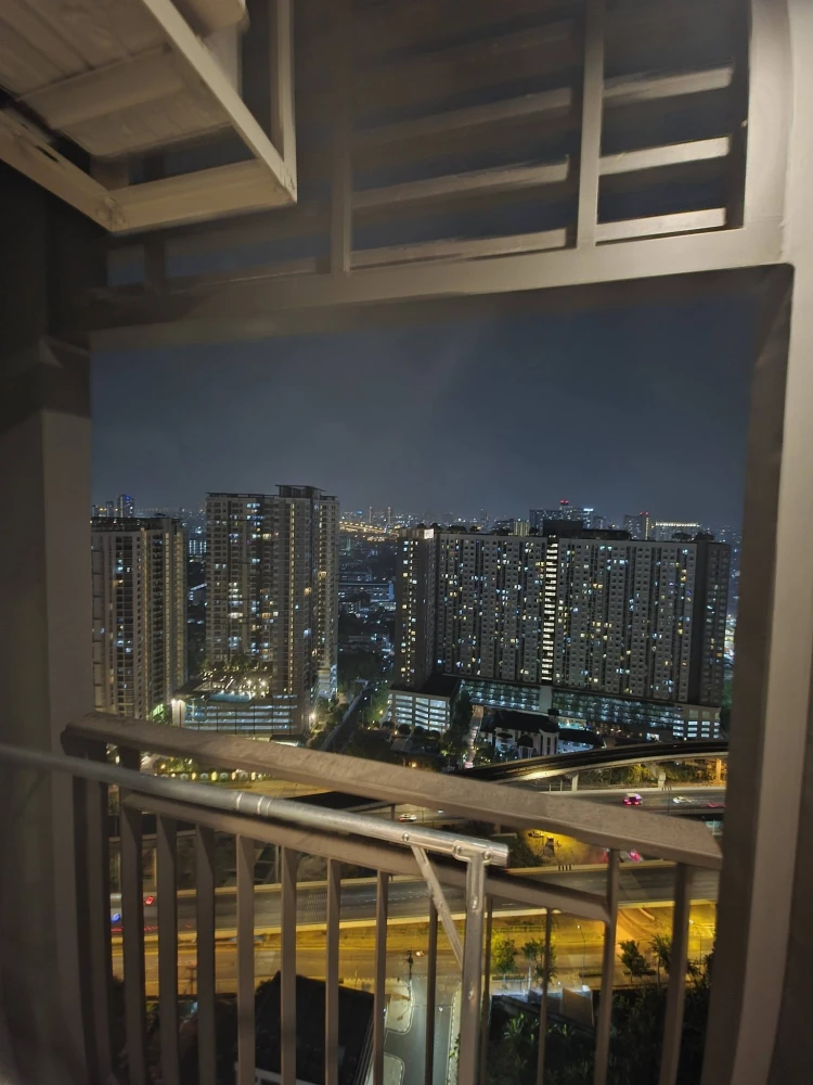 For rent: Life Sathorn-Sierra. A lovely room in a great location with convenient transportation. Fully furnished; just bring your suitcase and move in