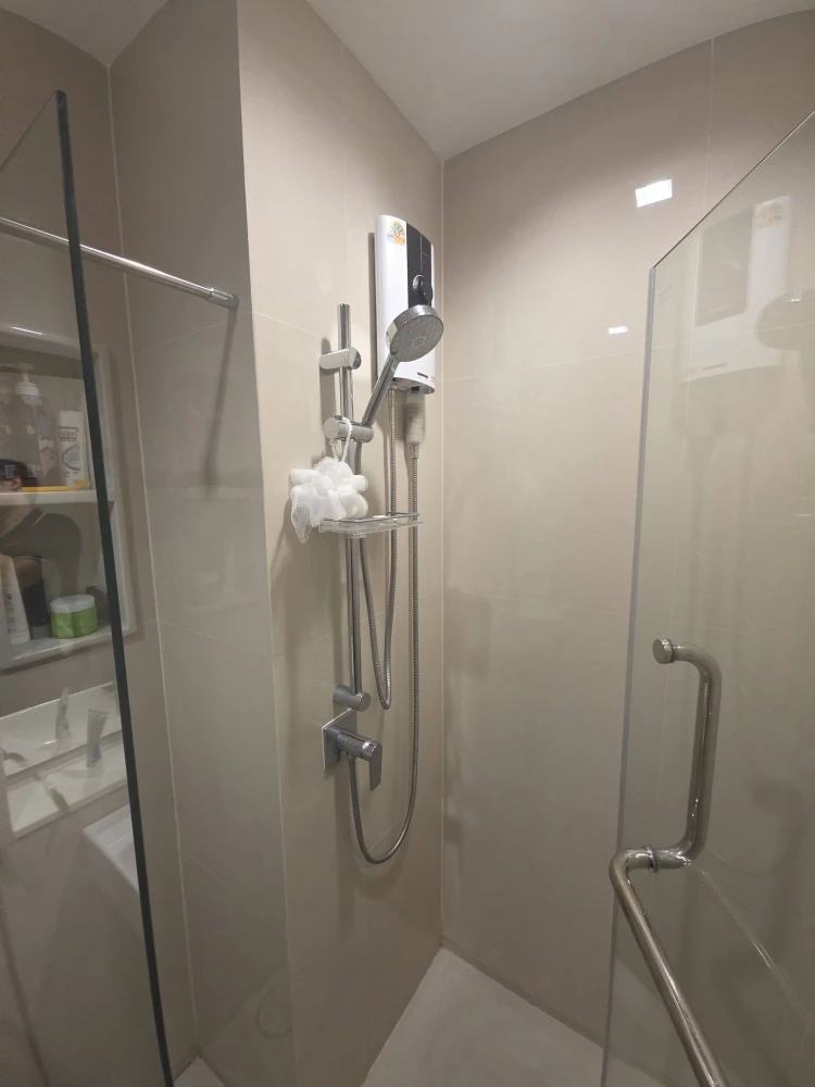 For rent: Life Sathorn-Sierra. A lovely room in a great location with convenient transportation. Fully furnished; just bring your suitcase and move in