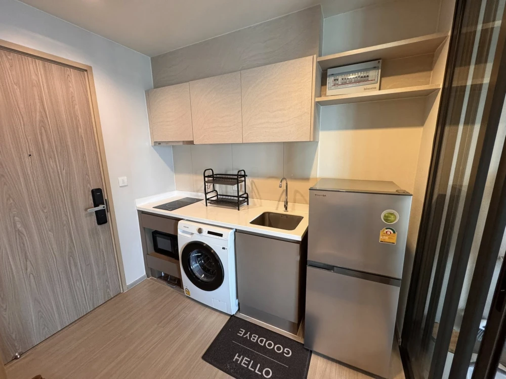 For rent: Life Sathorn-Sierra condo. Nice unit with complete appliances and beautiful high-floor views. Book now!