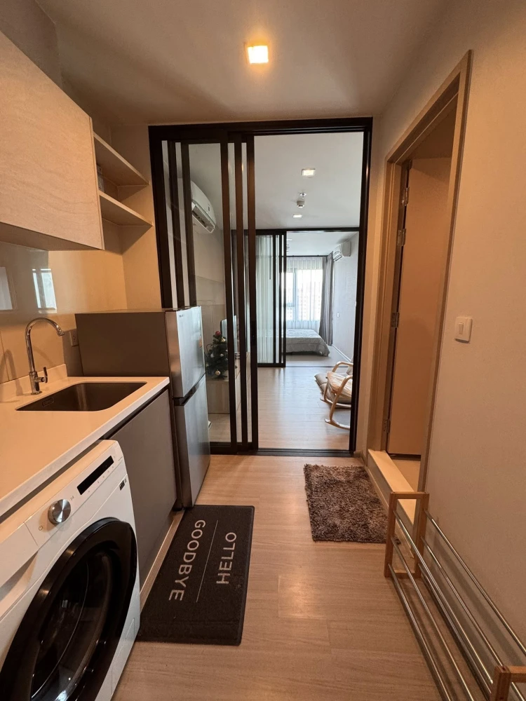 For rent: Life Sathorn-Sierra condo. Nice unit with complete appliances and beautiful high-floor views. Book now!