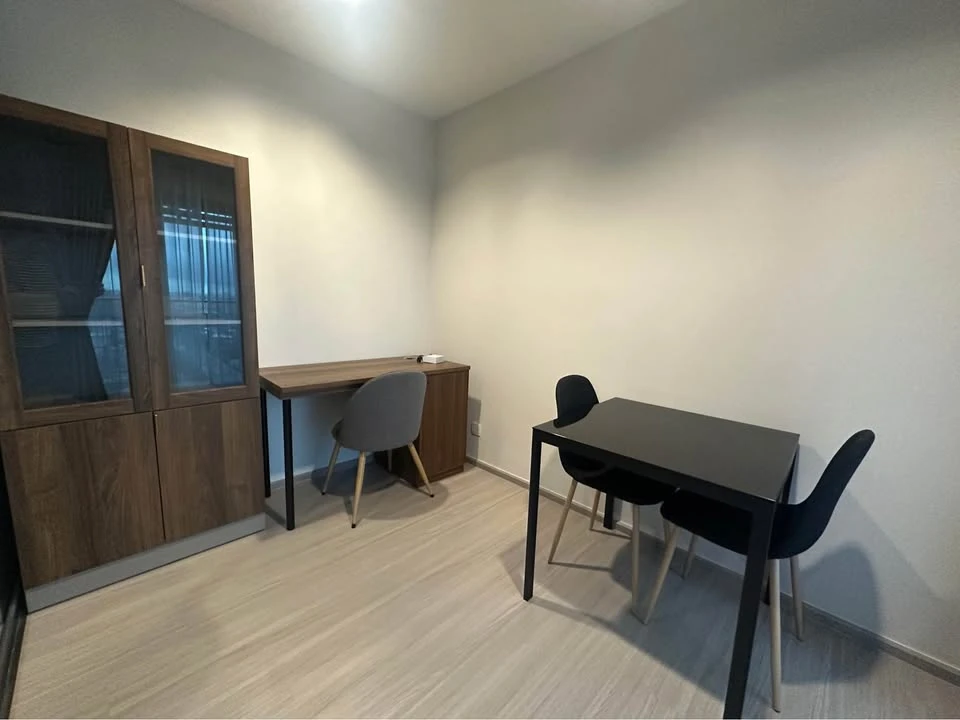 For rent: Life Sathorn-Sierra, ready to move in, high floor, spacious and comfortable room, hurry and reserve now+++