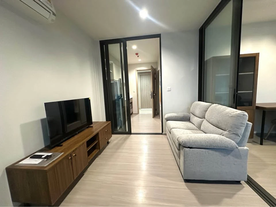 For rent: Life Sathorn-Sierra, ready to move in, high floor, spacious and comfortable room, hurry and reserve now+++