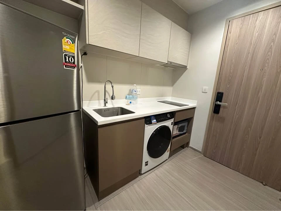 For rent: Life Sathorn-Sierra, ready to move in, high floor, spacious and comfortable room, hurry and reserve now+++