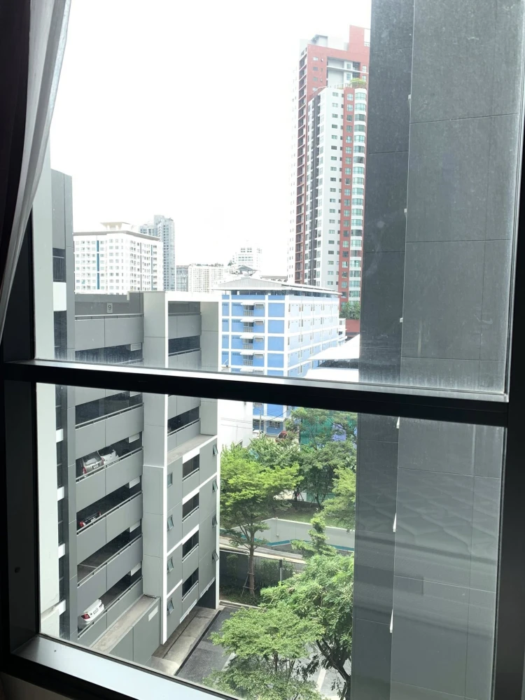 For rent: Life Sukhumvit 48, 1 bedroom, 1 bathroom, large usable area, beautiful garden view, book now.