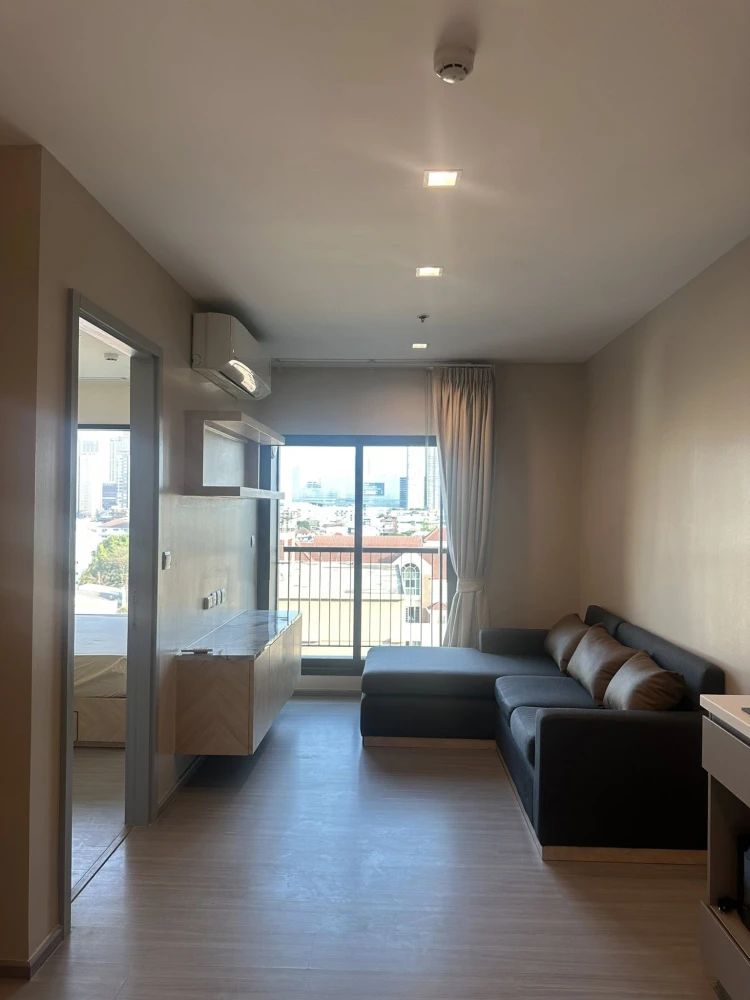 For rent: Life Sukhumvit 62 apartment. Clean, comfortable, great location, easy access to the city, near the expressway. Ready to move in immediately.
