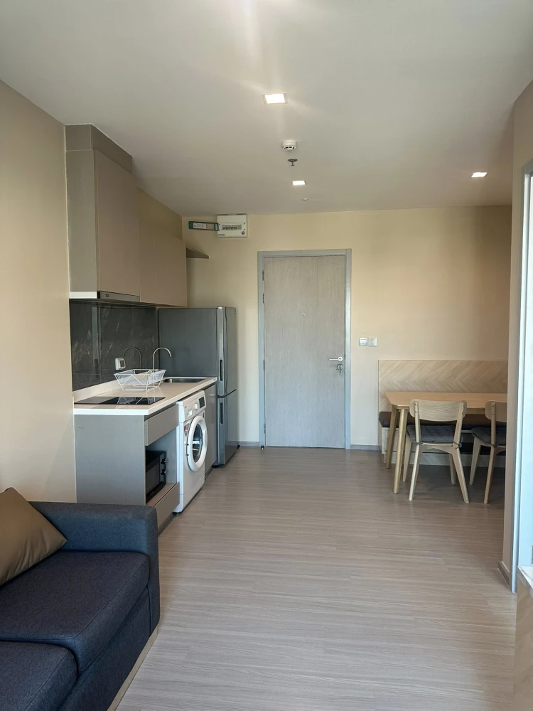 For rent: Life Sukhumvit 62 apartment. Clean, comfortable, great location, easy access to the city, near the expressway. Ready to move in immediately.
