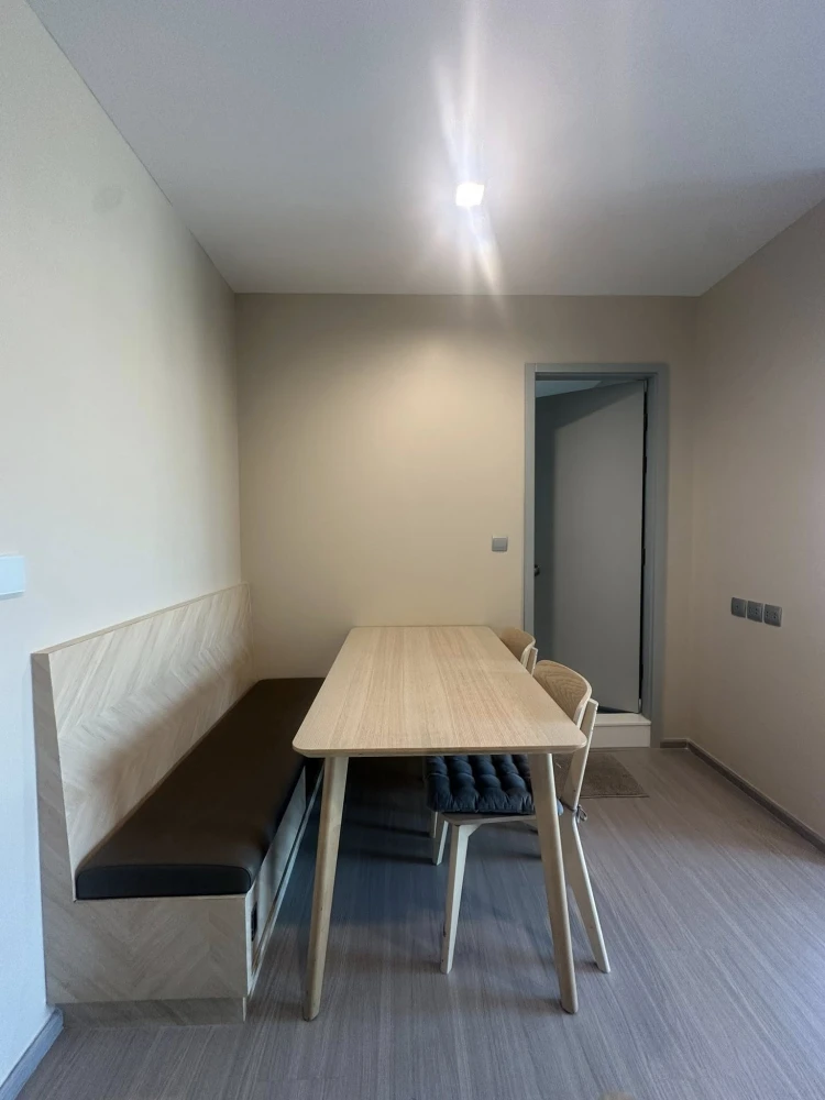 For rent: Life Sukhumvit 62 apartment. Clean, comfortable, great location, easy access to the city, near the expressway. Ready to move in immediately.