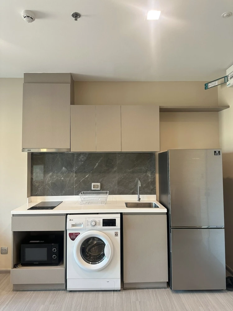 For rent: Life Sukhumvit 62 apartment. Clean, comfortable, great location, easy access to the city, near the expressway. Ready to move in immediately.