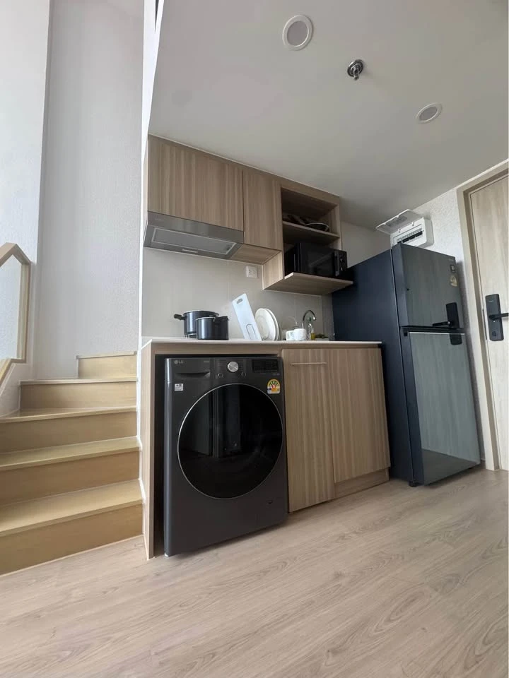 For rent: Life Rama 4 - Asoke Duplex, 2 floors, located on the 35th floor, 48 sq.m. Fully furnished with appliances. Don't miss this opportunity!