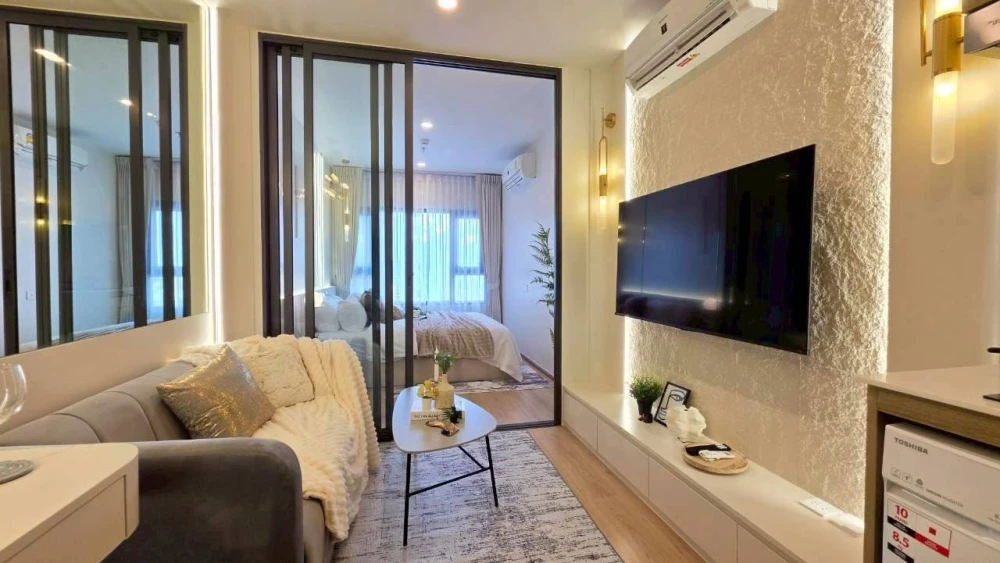 For rent: Life Rama 4 - Asoke, 31st floor, fully furnished and beautifully decorated, just like the show unit, ready to move in.