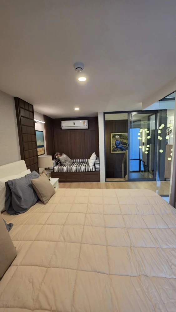 For rent: Life Rama 4 - Asoke, 34th floor, city view + Bang Krachao River curve, Vertiplex room, high ceiling, reserve now.