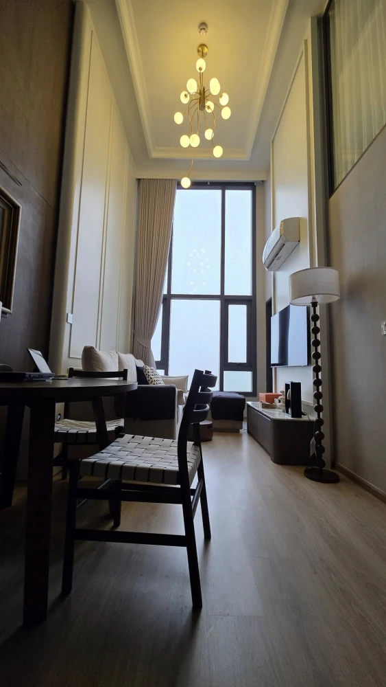 For rent: Life Rama 4 - Asoke, 34th floor, city view + Bang Krachao River curve, Vertiplex room, high ceiling, reserve now.