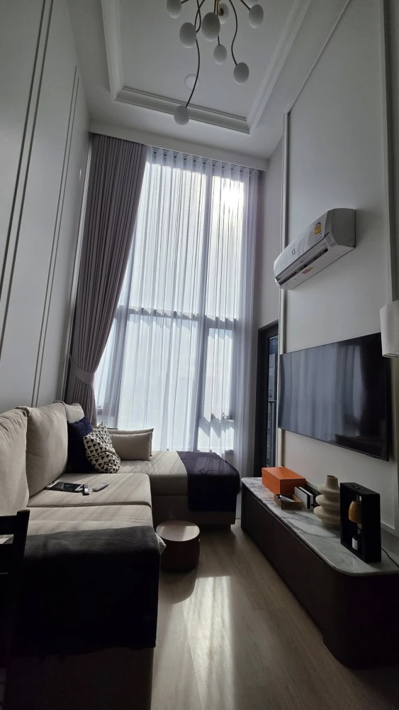 For rent: Life Rama 4 - Asoke, 34th floor, city view + Bang Krachao River curve, Vertiplex room, high ceiling, reserve now.