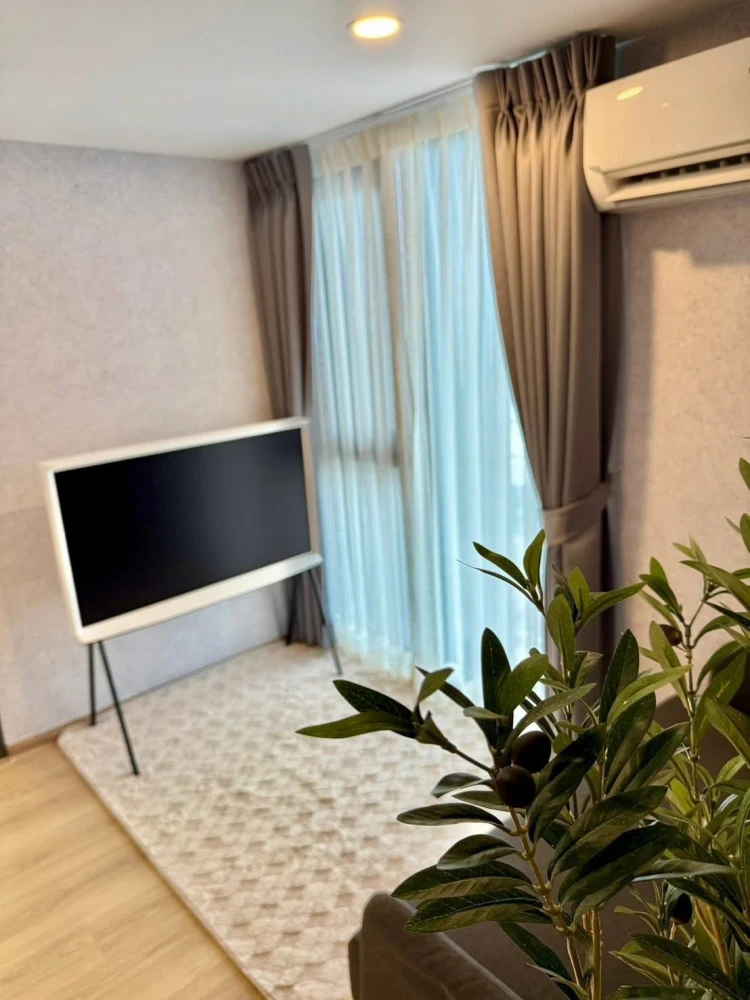 For rent: Life Rama 4 - Asoke, decorated in a good mood, large room, high floor, beautiful view, fully furnished, ready to move in.