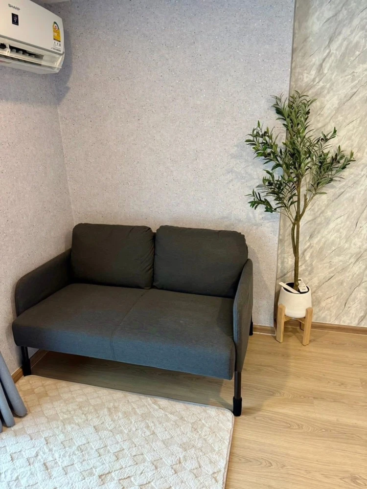 For rent: Life Rama 4 - Asoke, decorated in a good mood, large room, high floor, beautiful view, fully furnished, ready to move in.