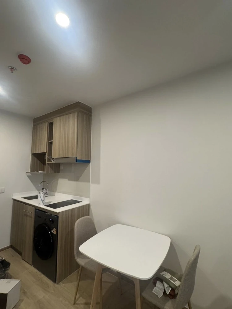 For rent: Life Rama 4 - Asoke, open view, 20th floor, very high, great breeze. Book now!