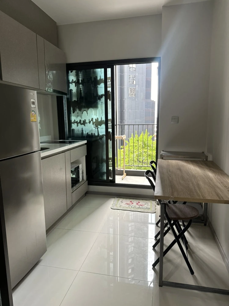 For rent: Life Asoke-Rama 9, ready to move in, fully furnished, with appliances. Come and reserve today!