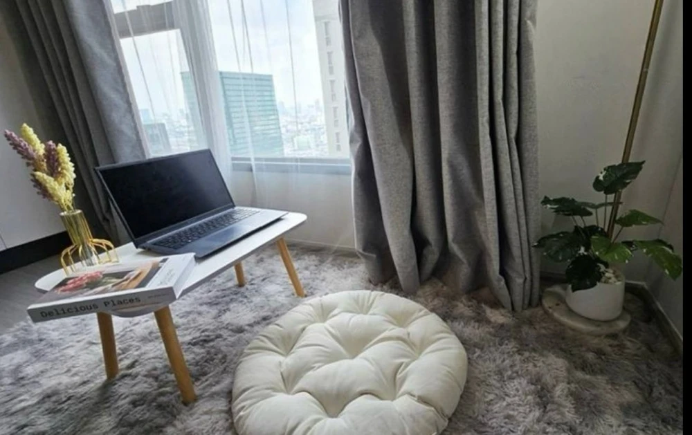 For rent: Life Asoke Rama 9, fully furnished room, ready to move in, complete with furniture and appliances, just bring your bags and move in. Don't m