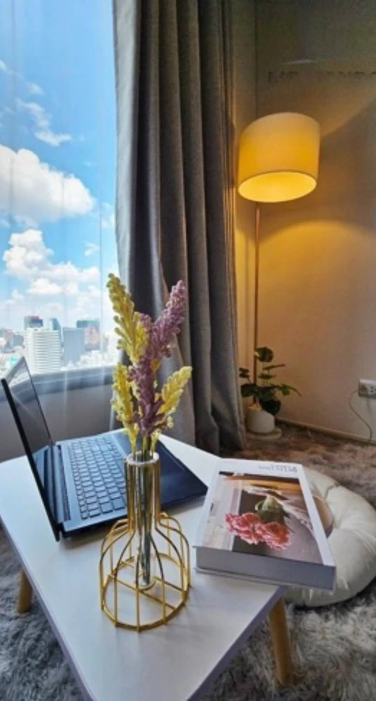 For rent: Life Asoke Rama 9, fully furnished room, ready to move in, complete with furniture and appliances, just bring your bags and move in. Don't m