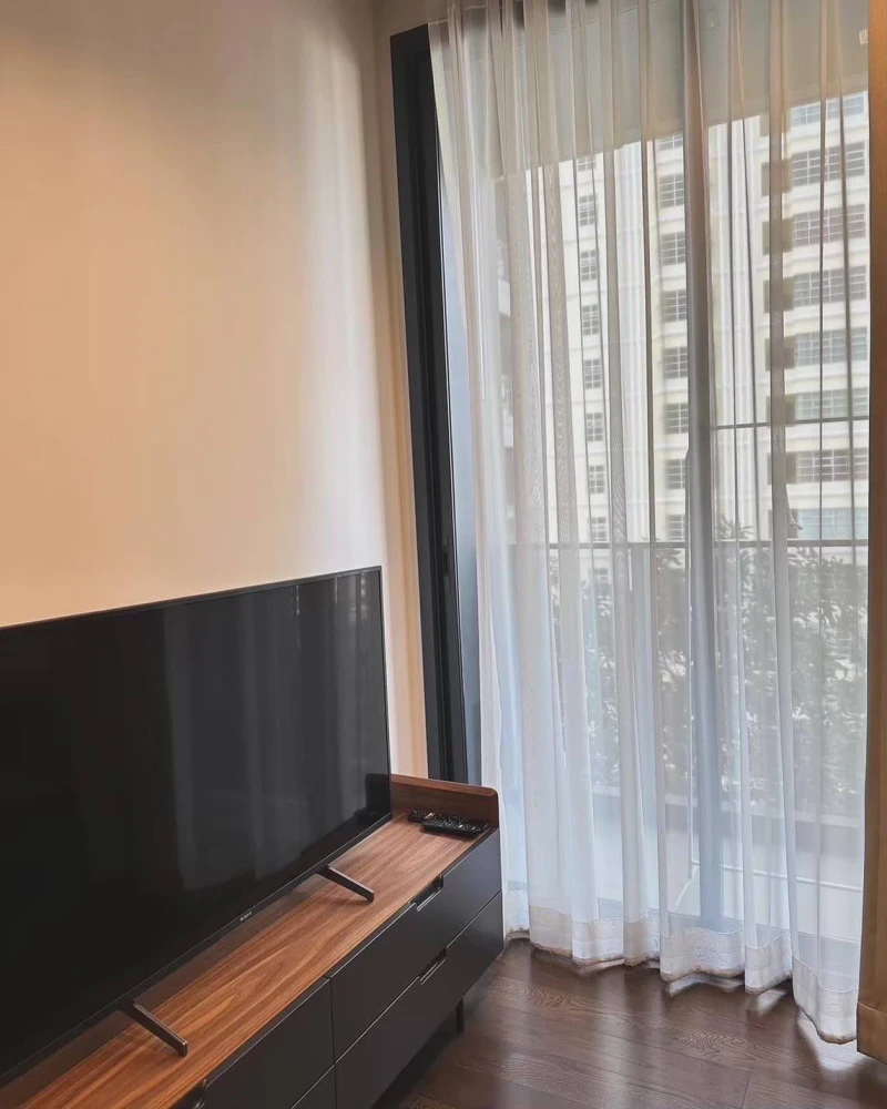 For rent, Line Ratchathewi, ready to move in, complete facilities, hurry up and reserve it, don't miss out.