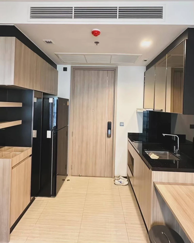 For rent, Line Ratchathewi, ready to move in, complete facilities, hurry up and reserve it, don't miss out.