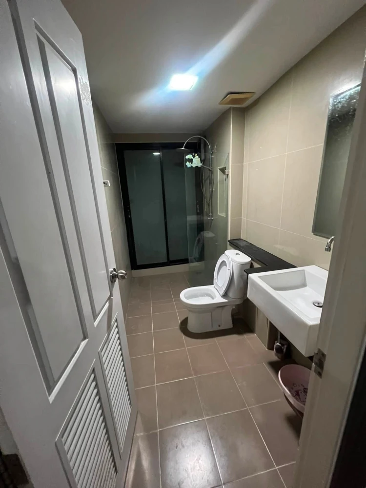 For rent: Living Avenue Bangsaen, 1 bedroom, 1 bathroom, 8th floor, fully furnished. Book now!