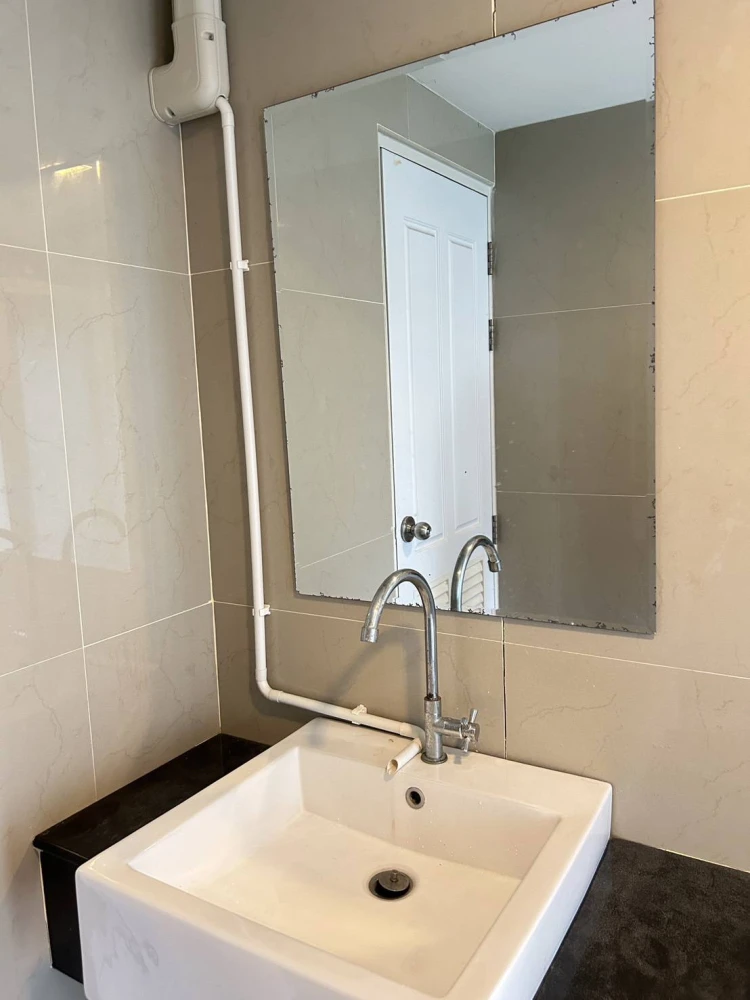 For rent Living Avenue Bangsaen, 4th floor, spacious room, fully furnished, nice to live in, reserve now, hurry!