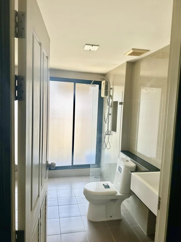 For rent Living Avenue Bangsaen, 7th floor, nice room, fully furnished, book now, hurry!